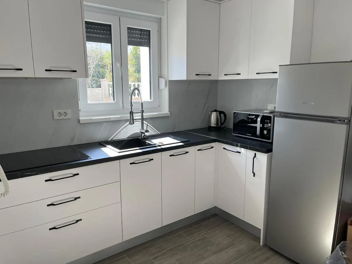 Apartment Irene Vir 0*,